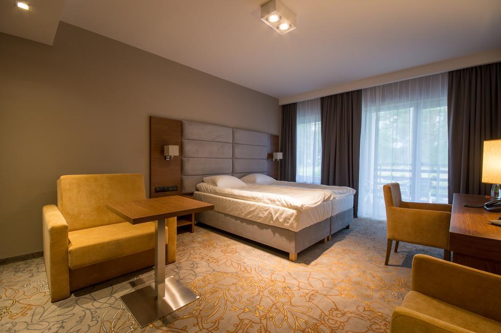 Rezydencja Sosnowa Luxury Hotel Янув-Любельский Экстерьер фото