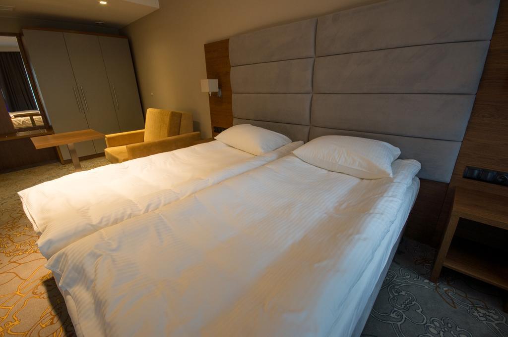 Rezydencja Sosnowa Luxury Hotel Янув-Любельский Экстерьер фото