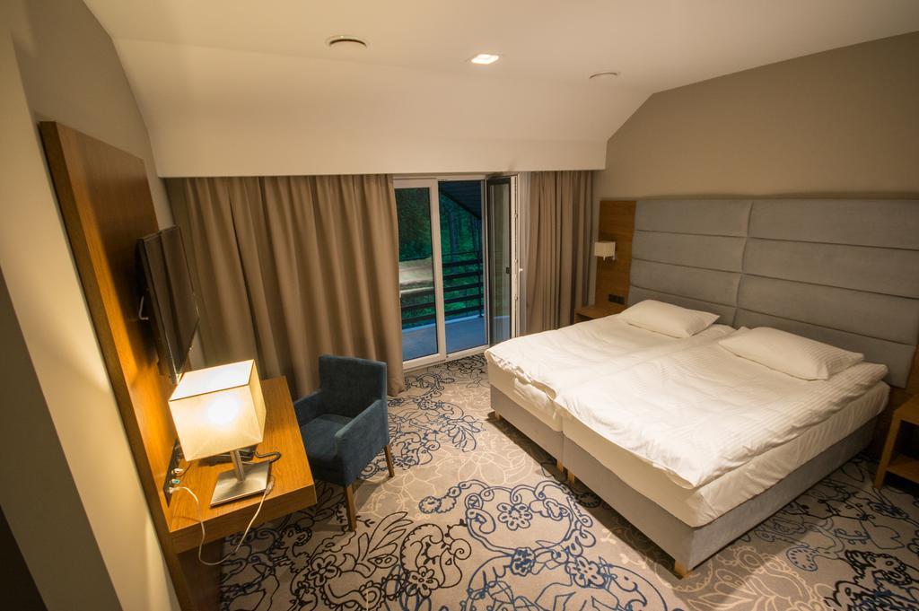 Rezydencja Sosnowa Luxury Hotel Янув-Любельский Экстерьер фото