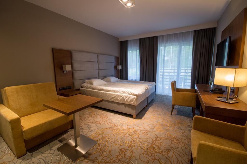 Rezydencja Sosnowa Luxury Hotel Янув-Любельский Экстерьер фото