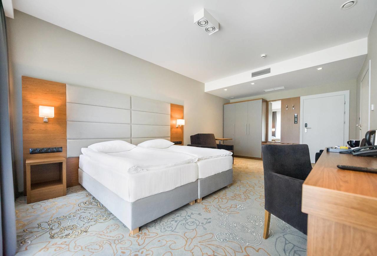Rezydencja Sosnowa Luxury Hotel Янув-Любельский Экстерьер фото