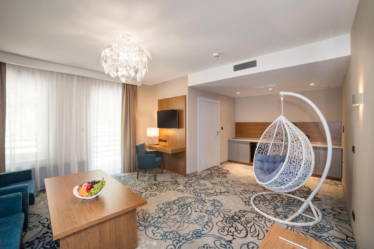 Rezydencja Sosnowa Luxury Hotel Янув-Любельский Экстерьер фото
